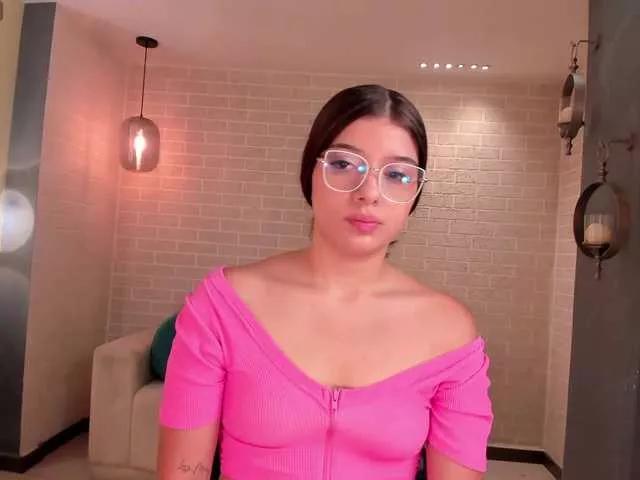 AlanaCardona on BongaCams 