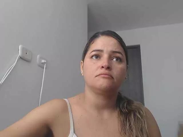 AlannaStephen on BongaCams 