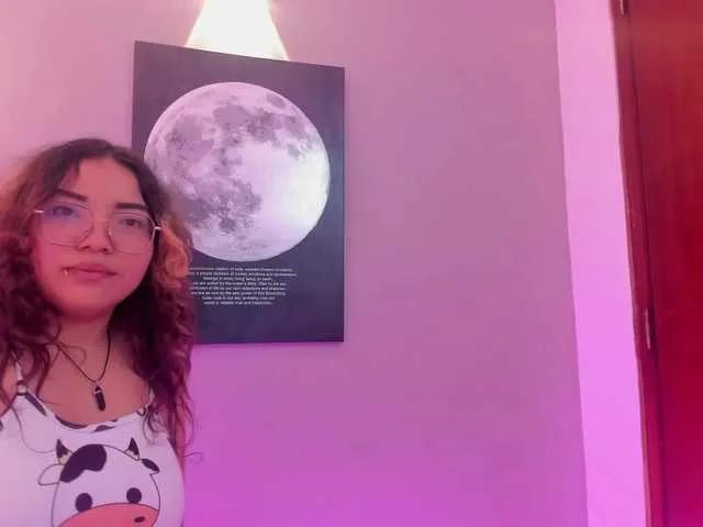 Alicecamxx — I WANT TO BE FREE AND HAPPY WHEN I'M DOING A SHOW, I WANT SOMEBODY TEACH ME NEW THINGS AND COME PLAY WITH ME