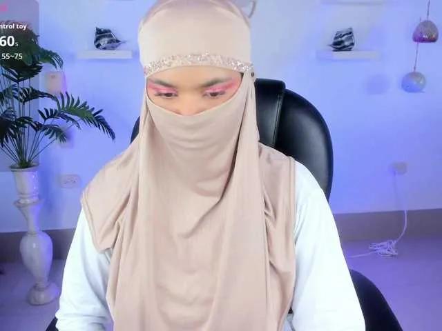 Aura-cuutee on BongaCams 