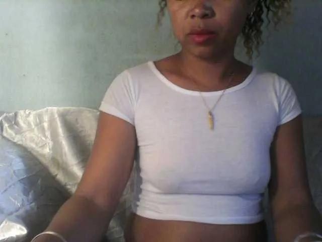 Baby-giiirl23 on BongaCams 