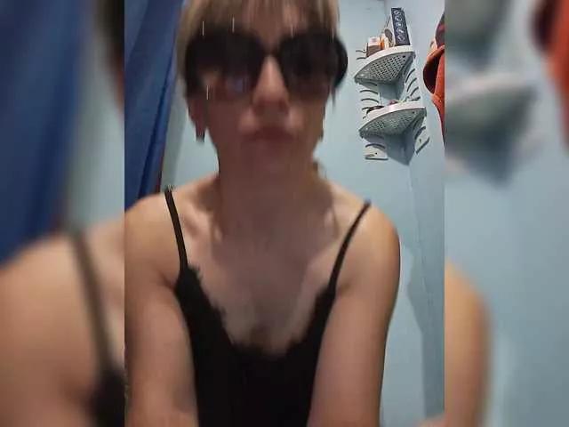 BabyLove4432 on BongaCams 