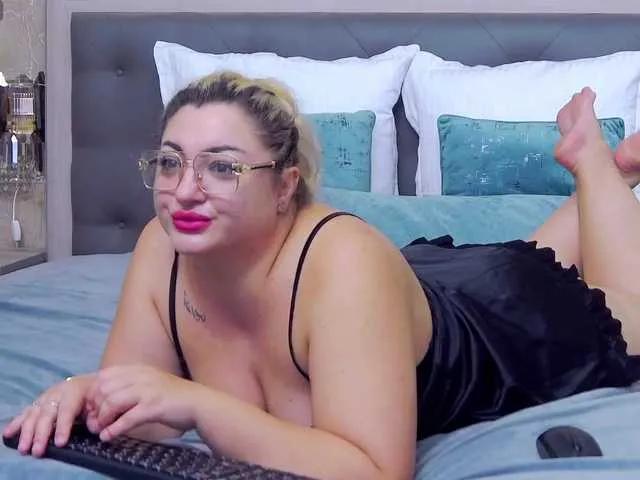 ClaraBreeze — #lush,#dancing,#liveoragsm,#footfetish,#oil,#roleplay,#striptease,#fingering,#jerkoffinstruction