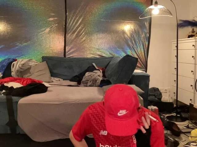 Coupleludique — manna= garcon aime discuter et ladynamit aime discuter et s'exhiber