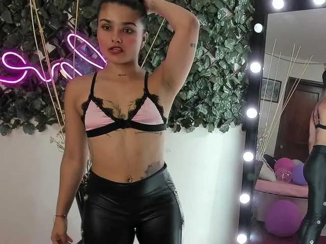 DestinyHills —  Squirt for you
 Ride Dildo Hot 
 Sucks cock delicious 
 Vibrations in my pussy hard 
 I love it the Anal 