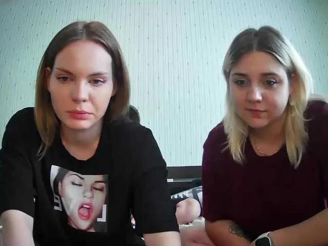 DivineTrio on BongaCams 