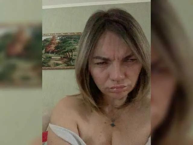 Ella-Pearlie on BongaCams 