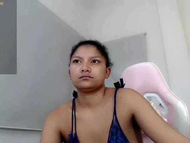elly-willis on BongaCams 