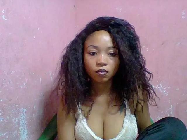 Estelahh on BongaCams 