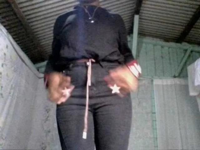 Hemreyi on BongaCams