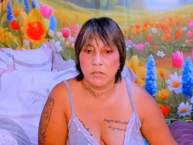 indianroxy on BongaCams 