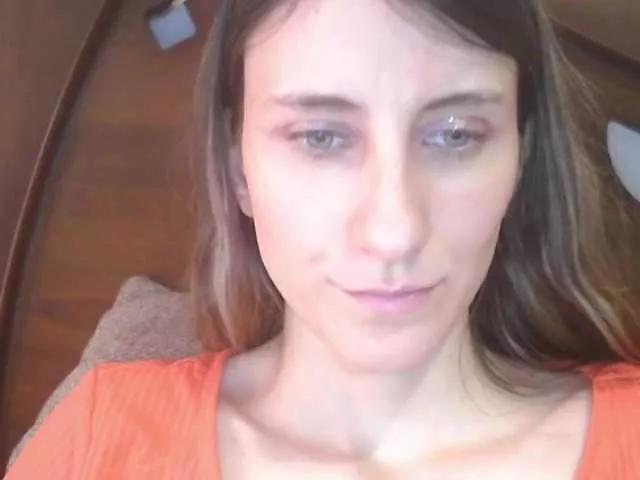 Kitty2044 on BongaCams 
