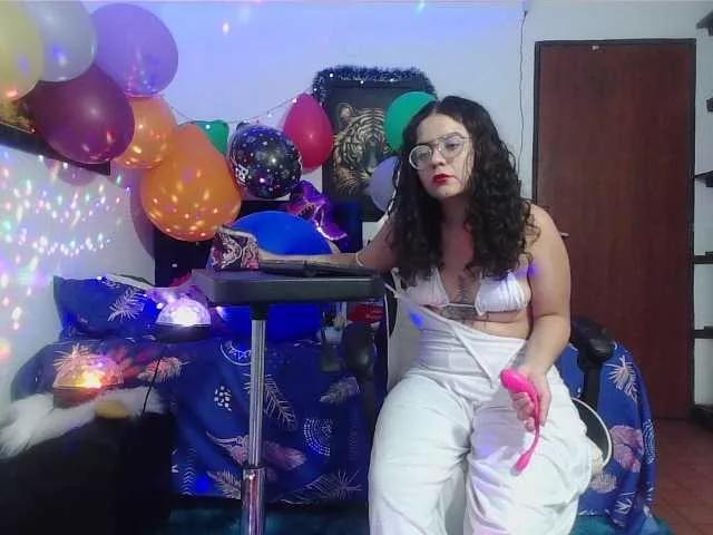 lola-fiery on BongaCams 