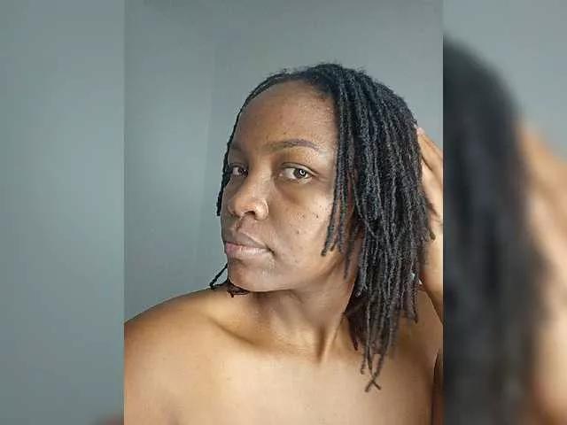 Miss-Atlai on BongaCams 