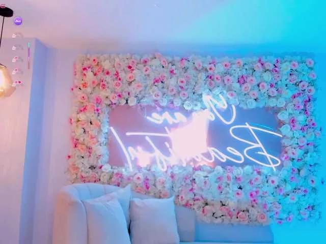 TaraLawrence on BongaCams 