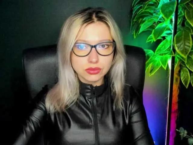 xxHeidiLove on BongaCams 