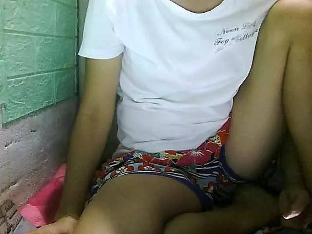 Yummyflirttits69 on BongaCams 