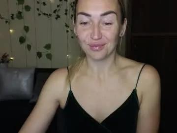 ay_kiss_jully — GOAL: put on stockings and panties [658 tokens left] # smile #new #nonude #shy #natural #feet #muscle # fit #