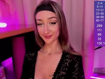 bella_white19 on Chaturbate 
