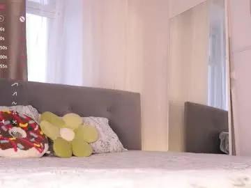 blue_bow — GOAL: my passionate kisses on your sweet face [99 tokens remaining] Welcome to cozy room! #new #18 #teen #cute #young