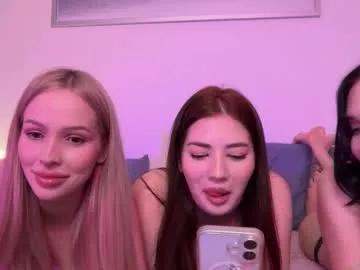kristy_babe — spank ass  [41 tokens left] #shy #18 #blonde #skinny #lesbian