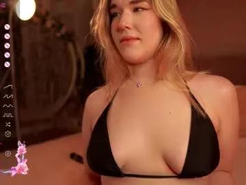 smiley_mia_ — PVT OPEN! <3 - Goal: pantie tease [85 tokens left] #bbw #curvy #teen #bigass #leggings