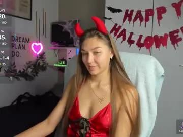 sunlightsofia — GOAL: Topless 5 min [312 tokens remaining] Hi boys! Wanna to have fun? I will give you the brightest moments! 