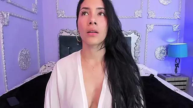 ArianaReynoldss on StripChat 