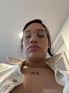 Bella__Wood on StripChat 