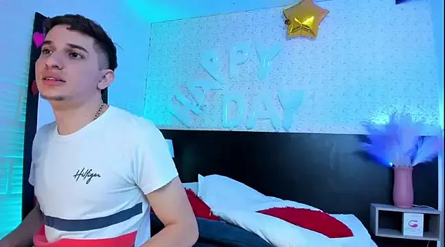 BonnieeAndClyde on StripChat 
