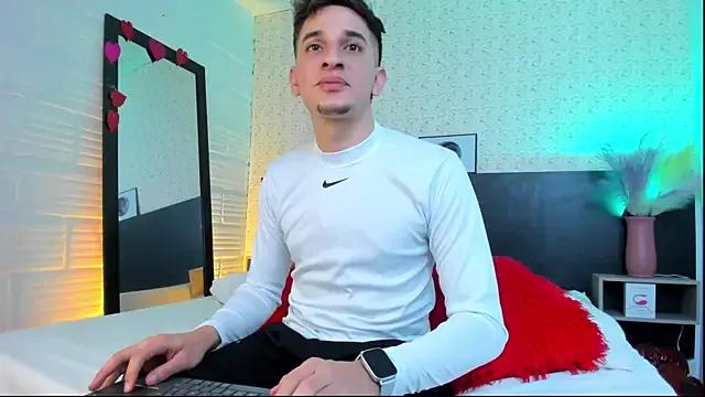 BonnieeAndClyde on StripChat 