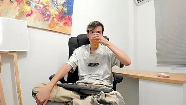 bunny_maxi on StripChat 