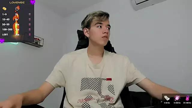 bunny_maxi on StripChat 