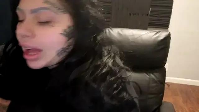 chicanachic13 — Freechat on StripChat