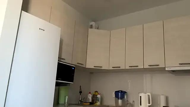 Denni_Spilber — Lower my shorts --- Show a basic belly rol