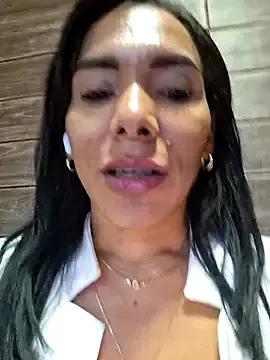 Doll_Loren on StripChat 