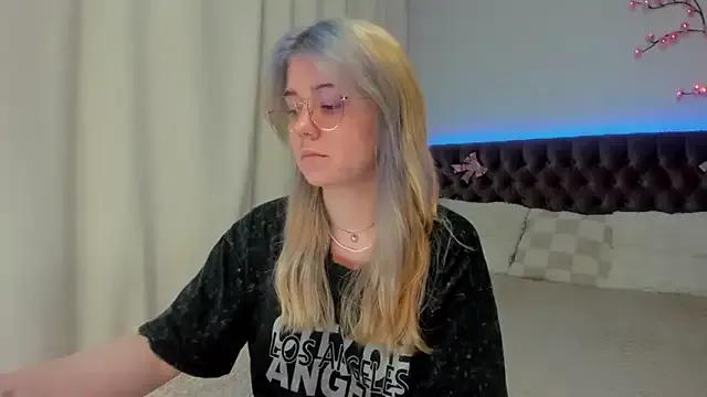 Ella_Mayers on StripChat