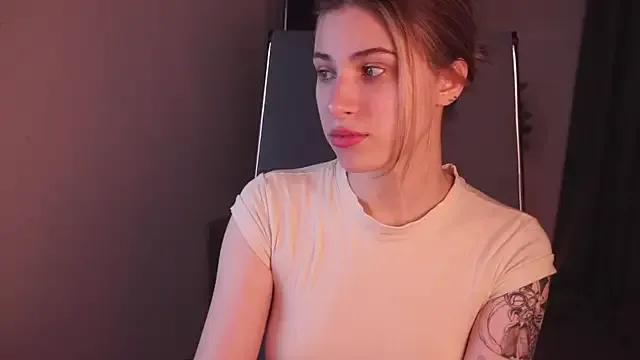 EllieCutes on StripChat 