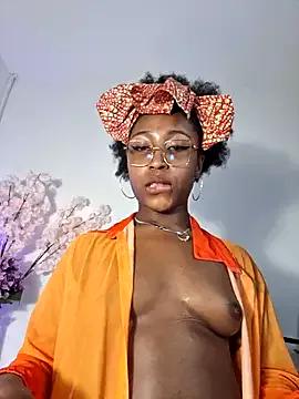 EmmaSanzz_ on StripChat 