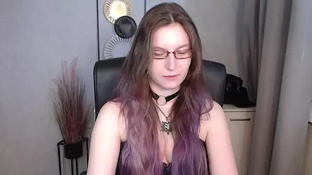 emmaxDelight on StripChat 