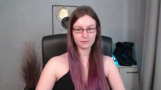 emmaxDelight on StripChat 