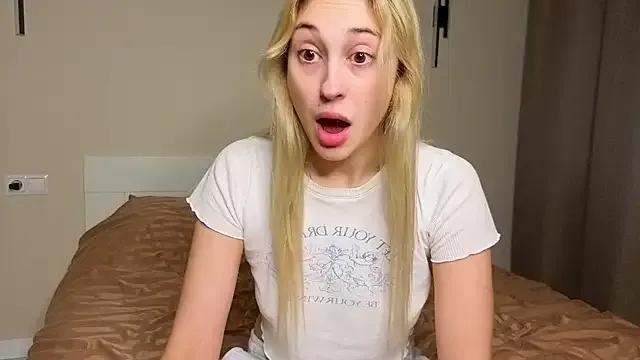 foxy_vivi — sexy lick my finger