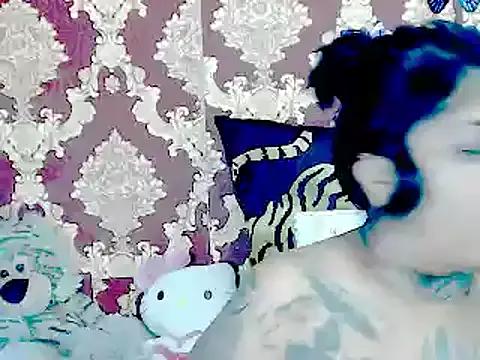 Indiancatz2 on StripChat 