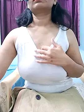 Jassi_Does on StripChat 
