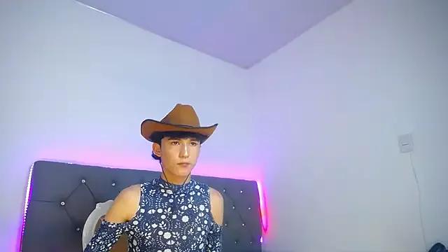 JULLIAN_ on StripChat 