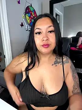 latina_curvy22 — Squirt in the shorts