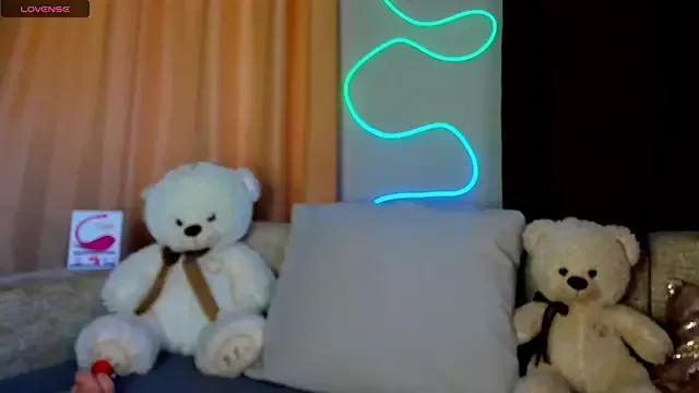 Leila_purr18 on StripChat 