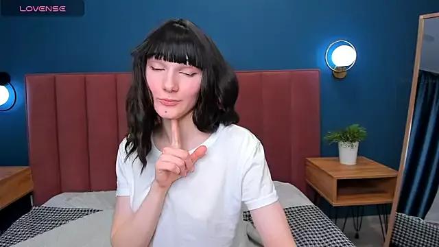 Lili_flowerr on StripChat 