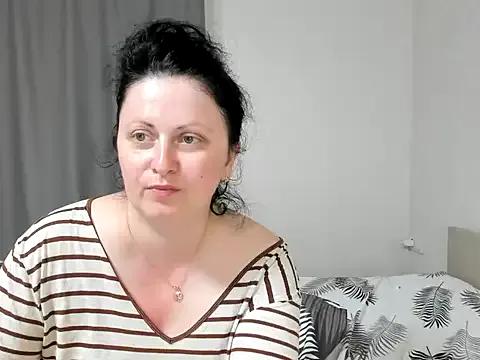 Lillian2 on StripChat