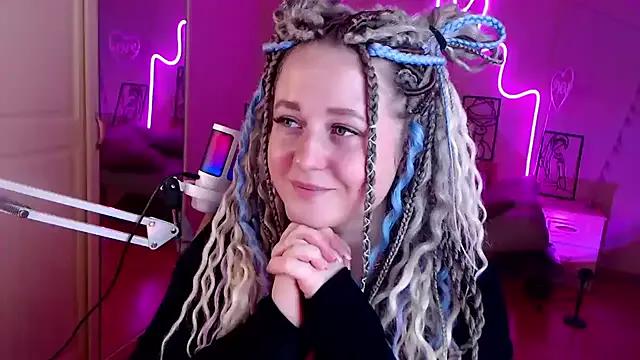 LizzyShine on StripChat
